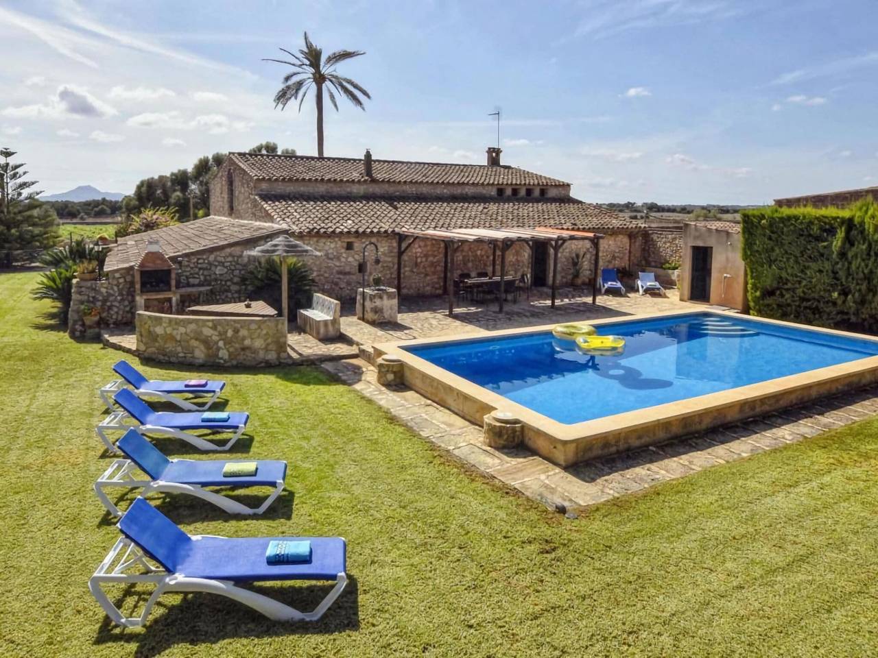 Lovely Holiday Home in Vilafranca de Bonany with Pool and large garden in Vilafranca de Bonany, Mallorca Inselmitte