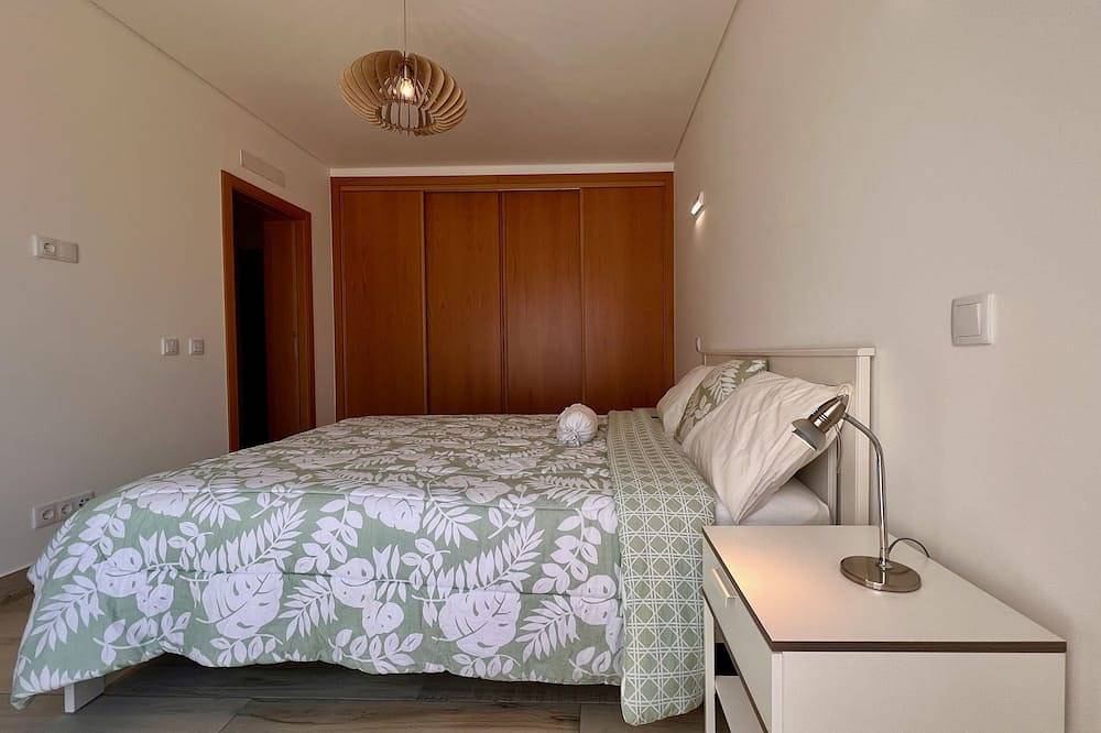 New modern villa w/pool — 5 min from the beach! in Raposeira, Vila do Bispo e Raposeira