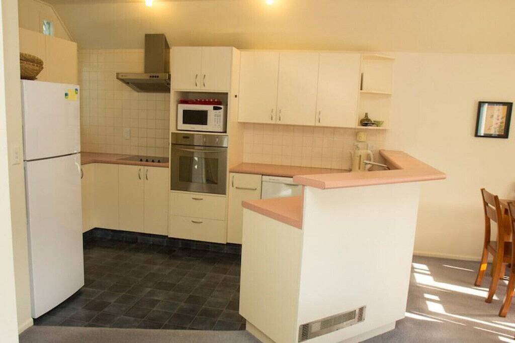 Es ist alles hier. Sunny Einheit, in der Nähe der Stadt. Wifi. in Arrowtown, Otago