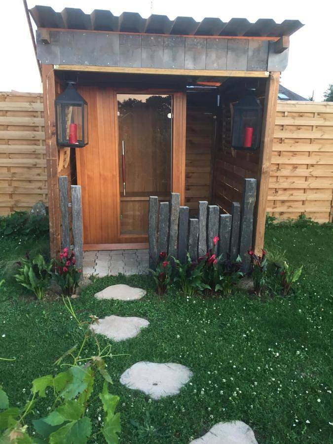 Gîte pour 4 personnes, avec Jacuzzi et Terrasse ainsi que Jardin et Bassin pour enfant à Moëlan-sur-Mer - 2