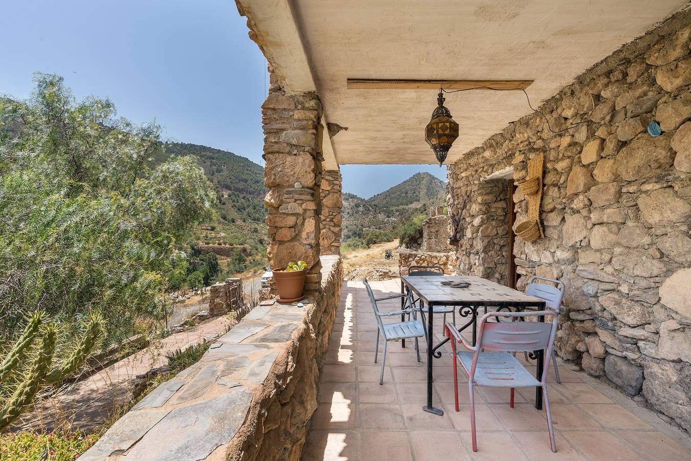 Entire studio, Studio 'Lucía' with Mountain Views, Private Terrace and Wi-Fi in Torvizcón, Granada Province