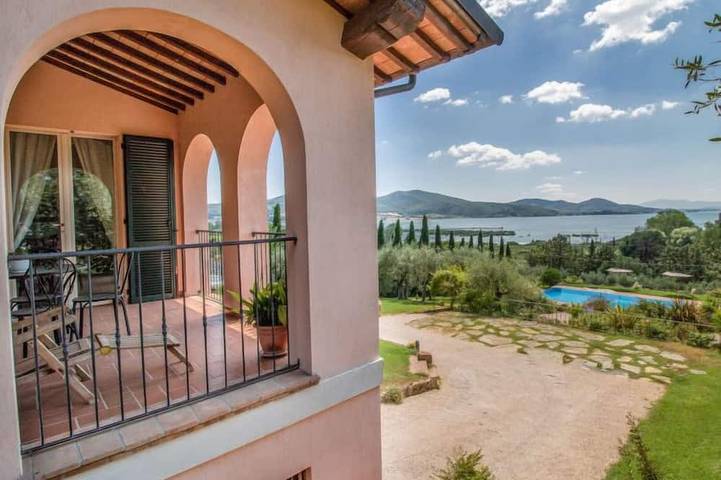 Casa vacanza per 4 persone, con balcone e idromassaggio nonché piscina e giardino - 1