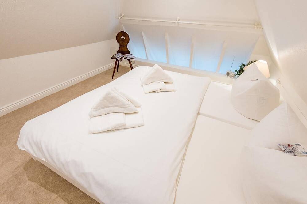 Ganze Wohnung, Haus Munkmarscher Chaussee 11, Whg. 22 - Reet. Ruhig. Garten. in Tinnum, Sylt (Gemeinde)