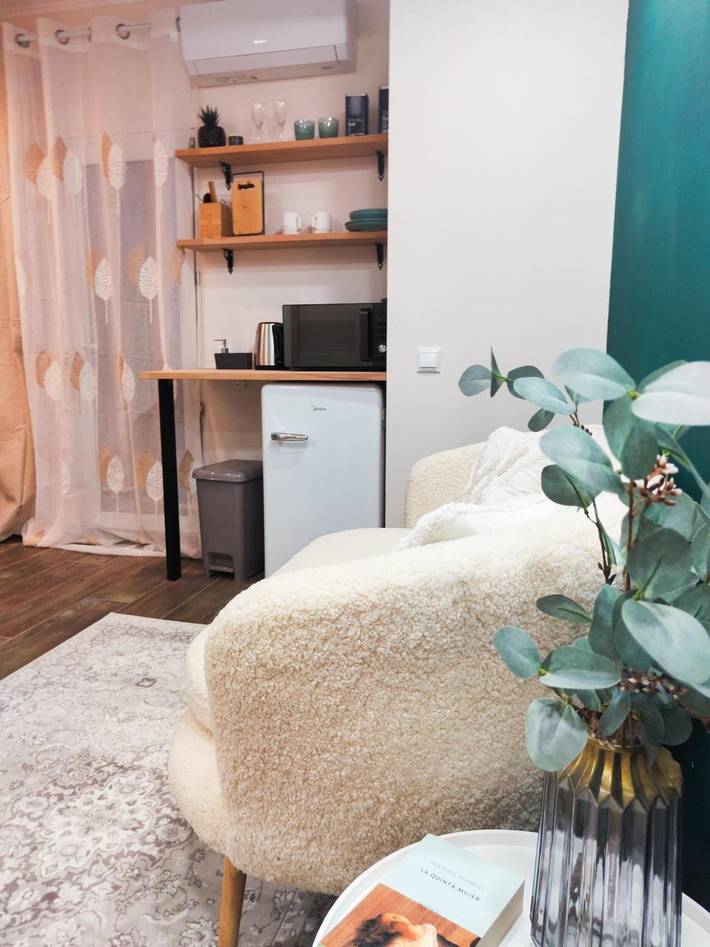 Apartamento entero, Apartamento 'Center - Mercado with Patio 3' con wifi y aire acondicionado in Alacant, Alicante