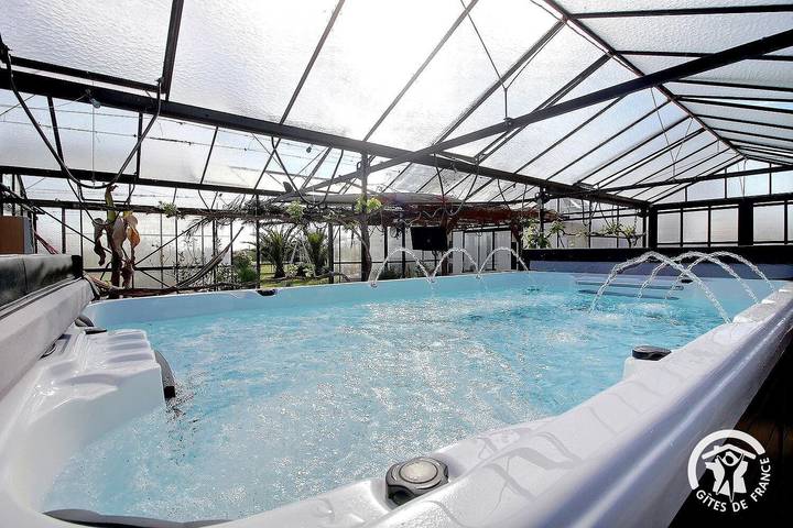 Gîte für 10 Personen, mit Terrasse und Whirlpool sowie Garten, mit Haustier