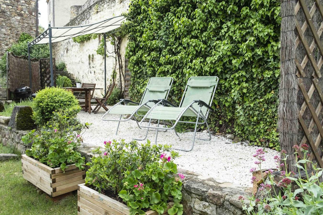 Gîte für 2 Personen mit Garten in Montaigut-le-Blanc, Besse-et-Saint-Anastaise und Umgebung