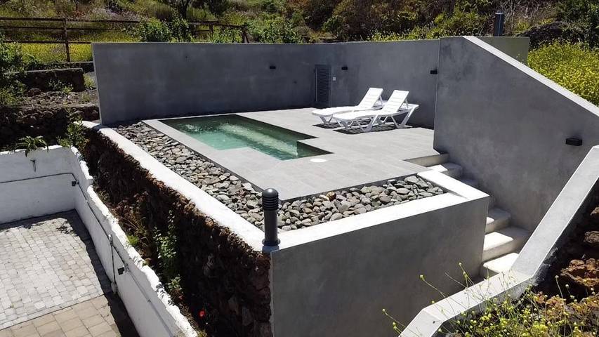 Casa rural para 4 personas, con jardín además de vistas y piscina en El Paso