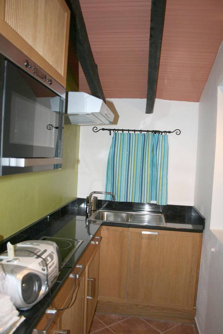 Location de vacances pour 4 personnes, avec terrasse ainsi que piscine et jardin à Santa Luzia - 3