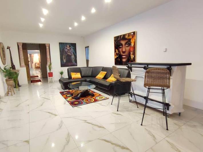 Location de vacances pour 8 personnes, avec piscine ainsi que vue et terrasse à Calignac - 4