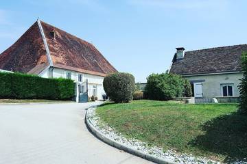 Gîte pour 4 personnes, avec terrasse et jardin à Dole