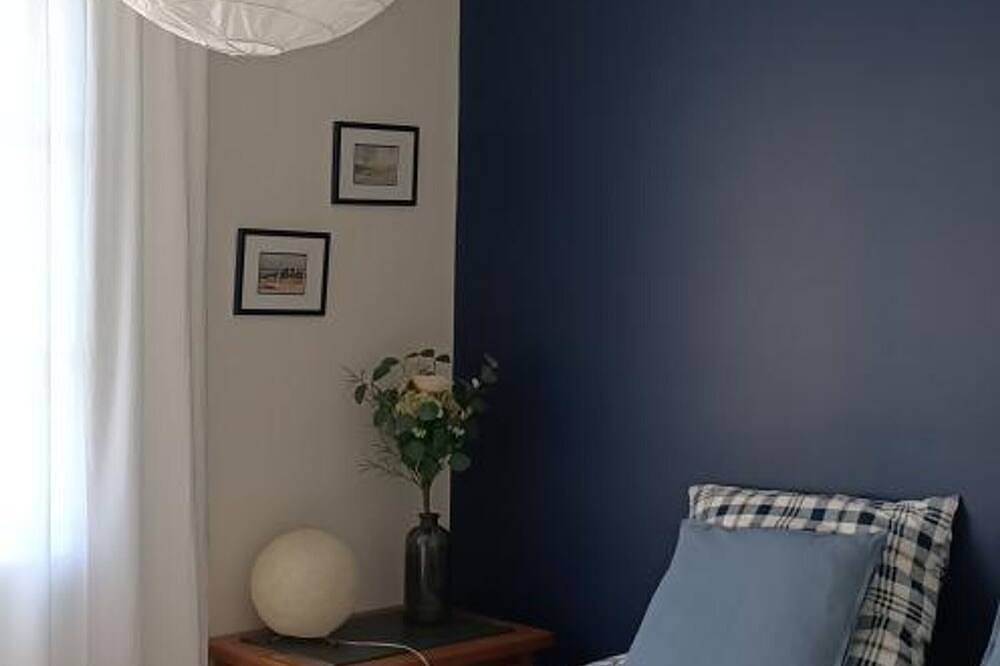 Entire apartment, Bright apartment with private garden, pet-friendly in Barfleur in Barfleur, Cherbourg region
