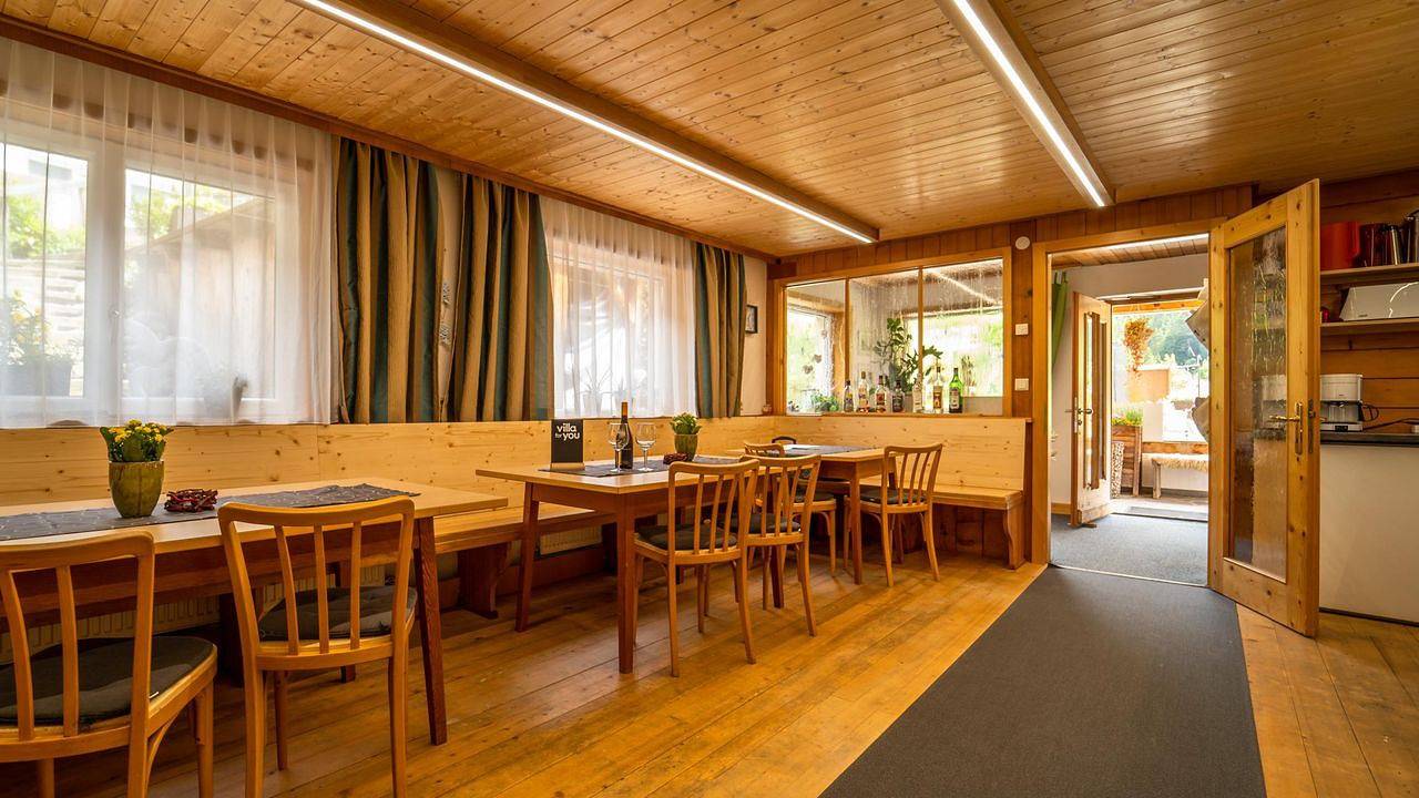 Geheel vakantieappartement, Vakantieappartement voor 16 personen met terras in Klösterle, Arlbergpas