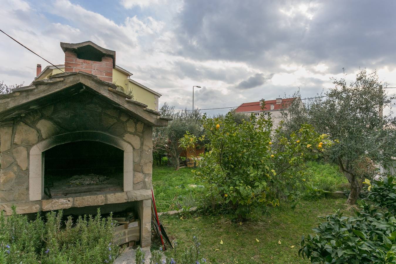 Entire apartment, Two bedroom apartment near beach Podstrana, Split A-22369-a in Grljevac (Podstrana), Podstrana