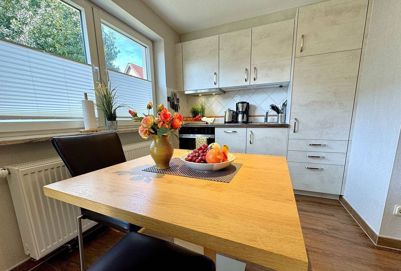 Ganze Wohnung, Ferienwohnung in zentraler Lage nur wenige Schritte bis zum Strand in Wustrow, Fischland