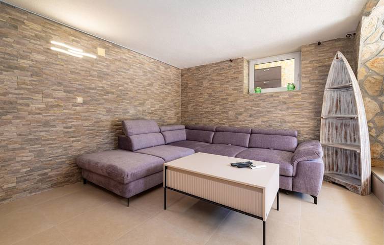 Ferienhaus für 8 Personen, mit Terrasse und Pool in Starigrad - 4