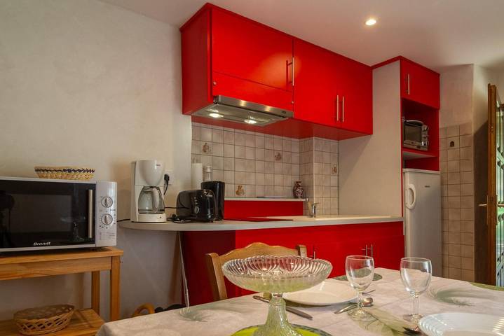 Gîte pour 2 personnes, avec terrasse, animaux acceptés à Saint-Pierre-des-Tripiers - 3