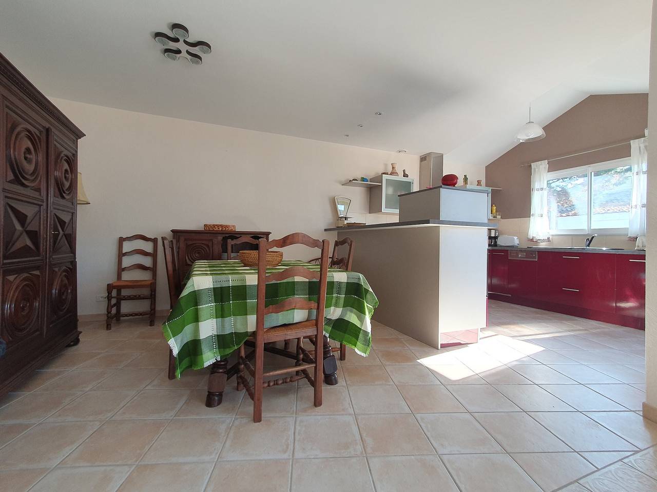 Spacious house near the beach for 9 people in L'Aiguillon-la-Presqu'île, Vendée
