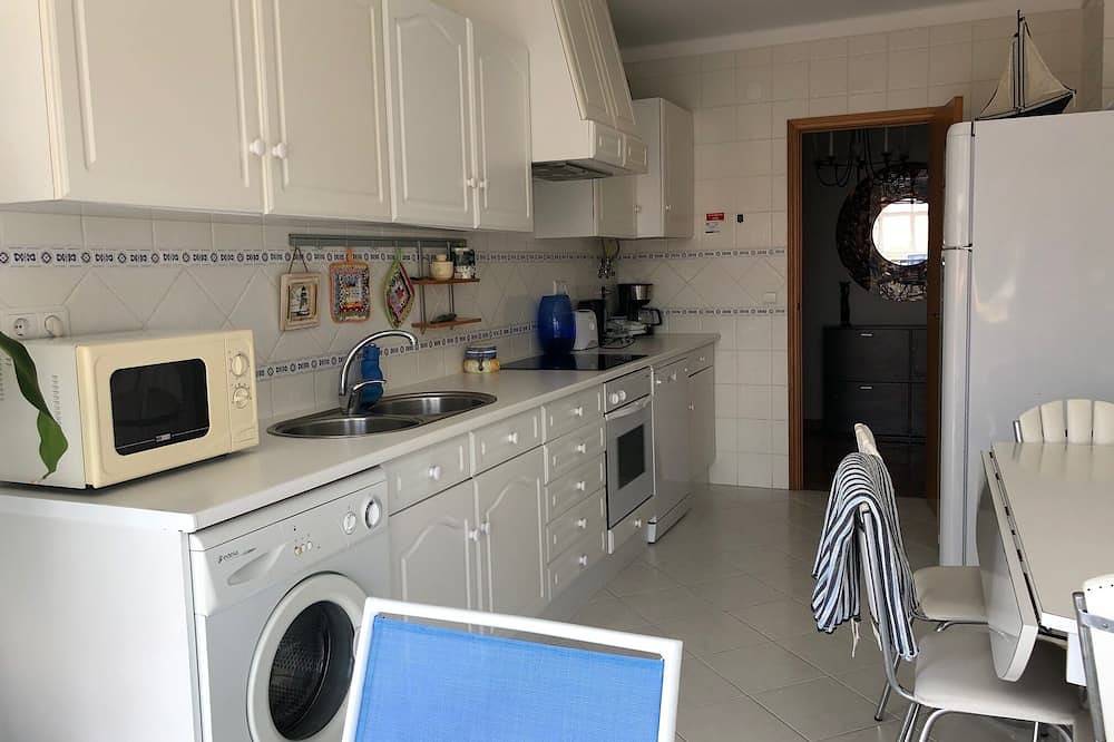Apartamento entero, Vacaciones en Sao Martinho do Porto - Apartamento de 2 dormitorios, capacidad para 4 personas con una gran piscina in São Martinho do Porto, Leiria District