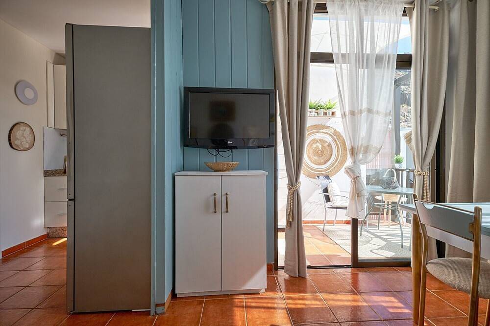 Holiday Home 'Casa Amaore - La Gomera' with Shared Pool, Private Terrace and Wi-Fi in Playa de Santiago, La Gomera