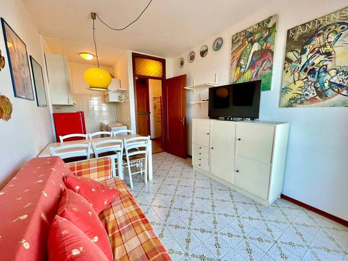 Ferienwohnung für 6 Personen, mit Balkon und Ausblick sowie Meerblick in Porto Santa Margherita - 2