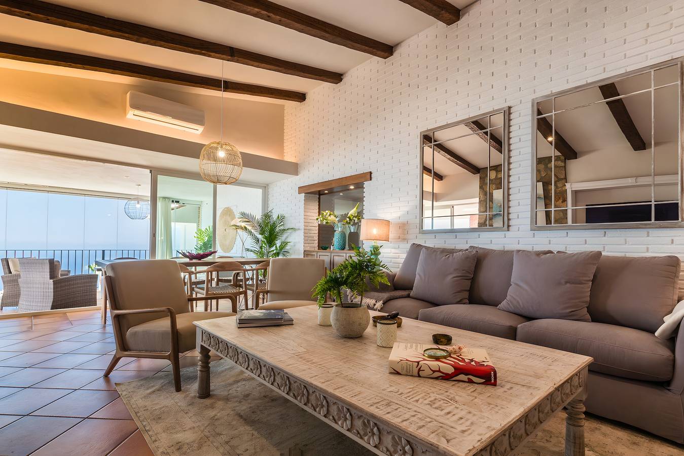 Villa 'El Pino' met Uitzicht op Zee, Wi-Fi en Airconditioning in Monte de los Almendros, Salobreña