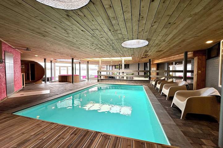 Ferienhaus für 19 Personen, mit Terrasse und Whirlpool