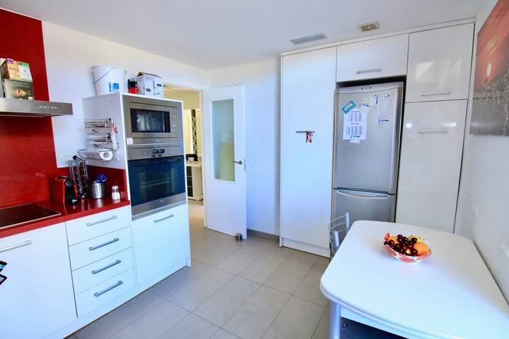 Apartamento inteiro, Casa de Férias 'Grecia' com Vista Montanha, Wi-Fi e Ar Condicionado in El Verger, Costa Blanca