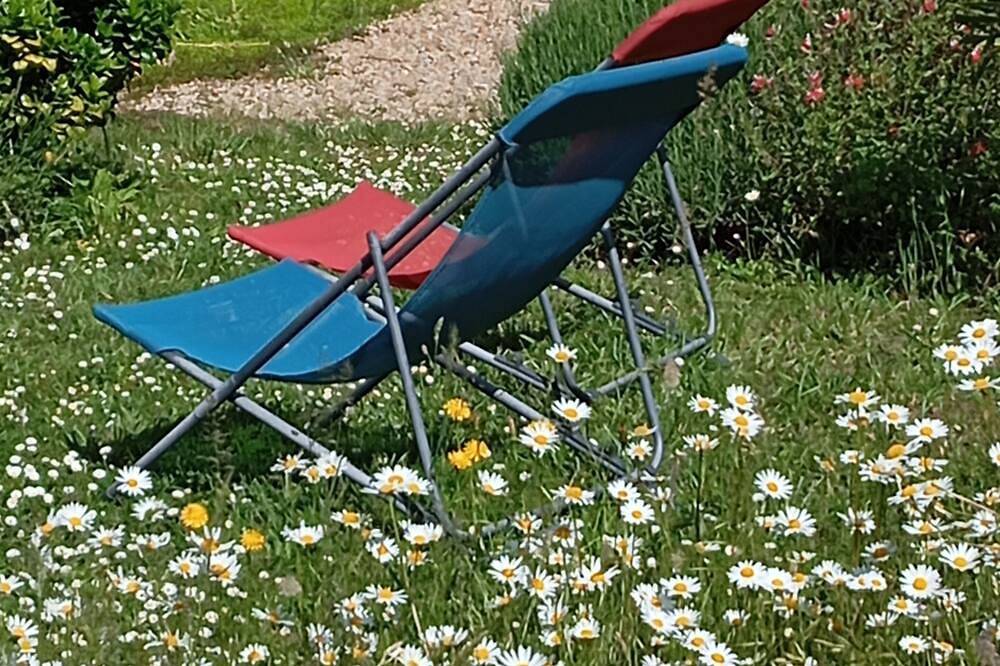 Chambre dans chaumière à la campagne à 2 kms de la pointe de la torche in Penmarch, Région de Quimper