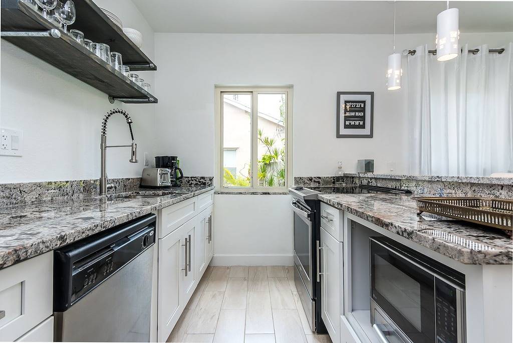 Quaint Luxury 1/1 Villa with Heated Pool-Best Location- walk to everything! in Delray Beach, Palm Beach County