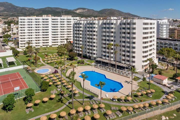 Apartahotel para 2 personas, con Balcón y Terraza además de Jardín y Piscina para niños en Torremolinos