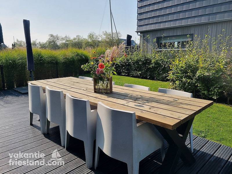 Vakantiefriesland — Luxus-Wasservilla in Balk mit Terrasse am Wasser in Balk, Ijsselmeer