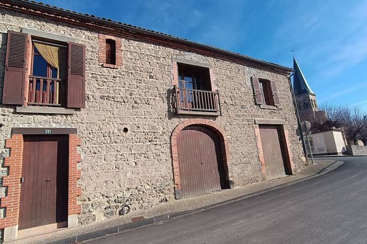 Gîte pour 8 personnes, avec balcon à Perrier