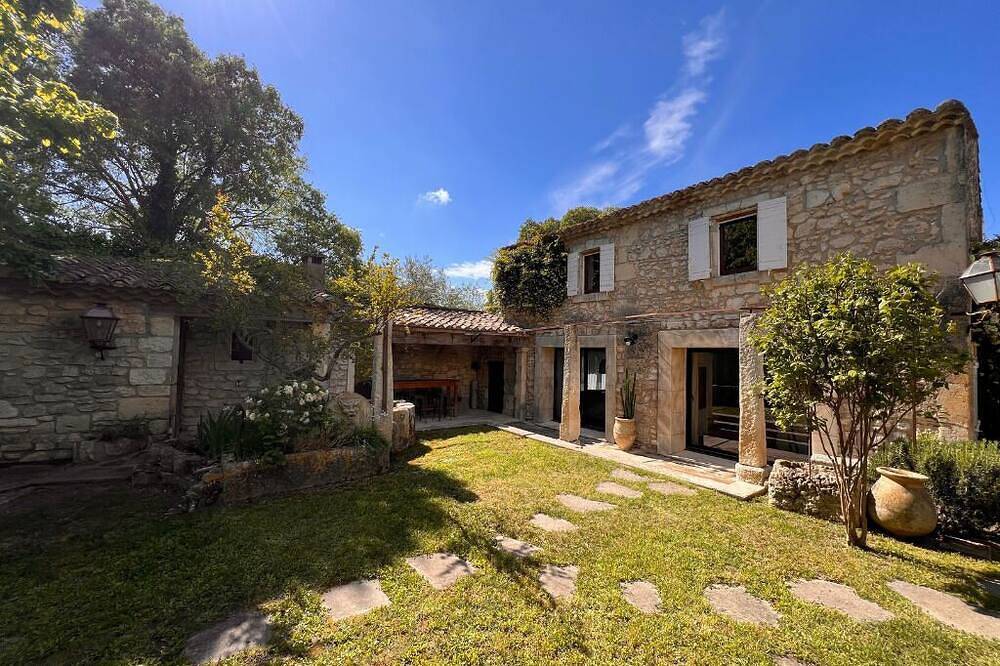Mas de caractère in the heart of Provence ☀️🌻 in Fontvieille, Arles region
