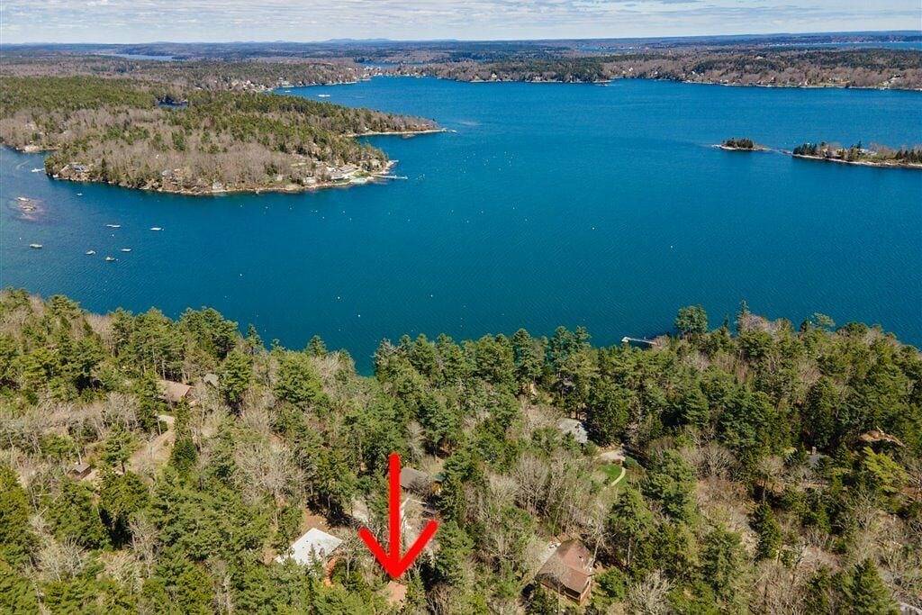 Chic, updated log cabin nestled in the pine trees of Sprucewold! in Boothbay Harbor, Lincoln County (Maine)