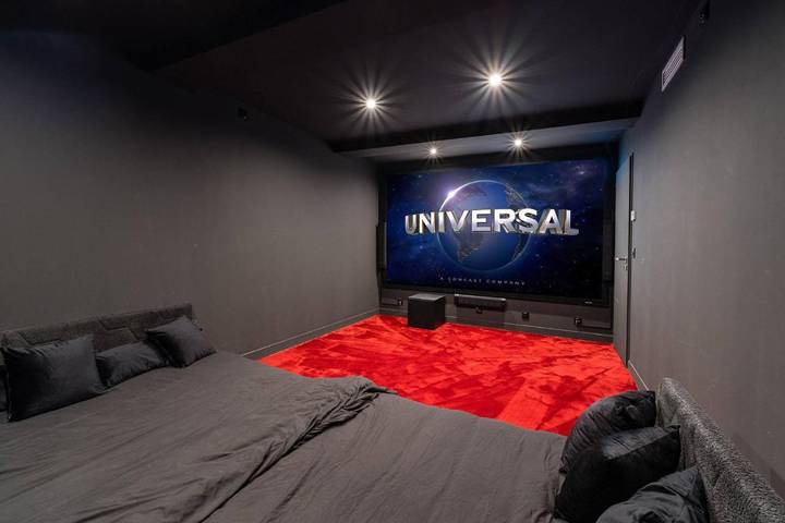 Location de vacances pour 10 personnes, avec piscine et jardin à Sainte-Foy-d'Aigrefeuille - 2