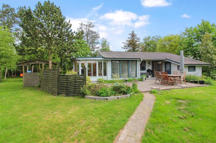 Ferieudlejning for 6 personer, med have i Rødby