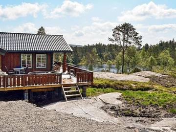Ferienhaus für 9 Personen, mit Terrasse und Sauna in Marnardal