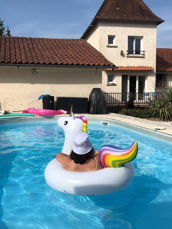 Location de vacances pour 4 personnes, avec Balcon ainsi que Terrasse et Piscine à Saint-Just (Aquitaine)