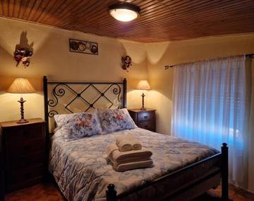 Gîte pour 4 personnes, avec piscine ainsi que jardin et vue dans Sernancelhe