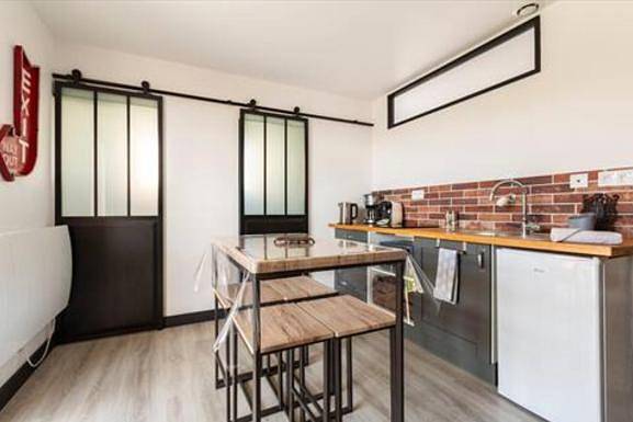 Location de vacances pour 3 personnes, avec jardin à Angliers