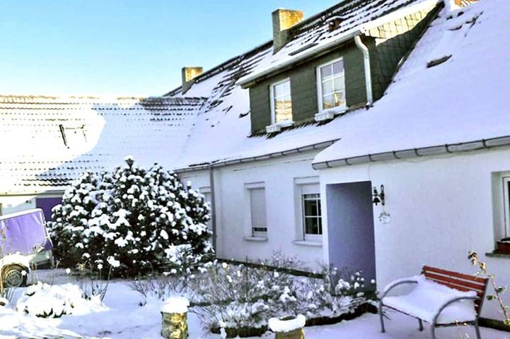 Ferienwohnung für 5 Personen, mit Terrasse und Garten in Rubkow