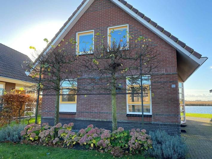 Bungalow für 6 Personen, mit Terrasse und Balkon/Terrasse in Medemblik