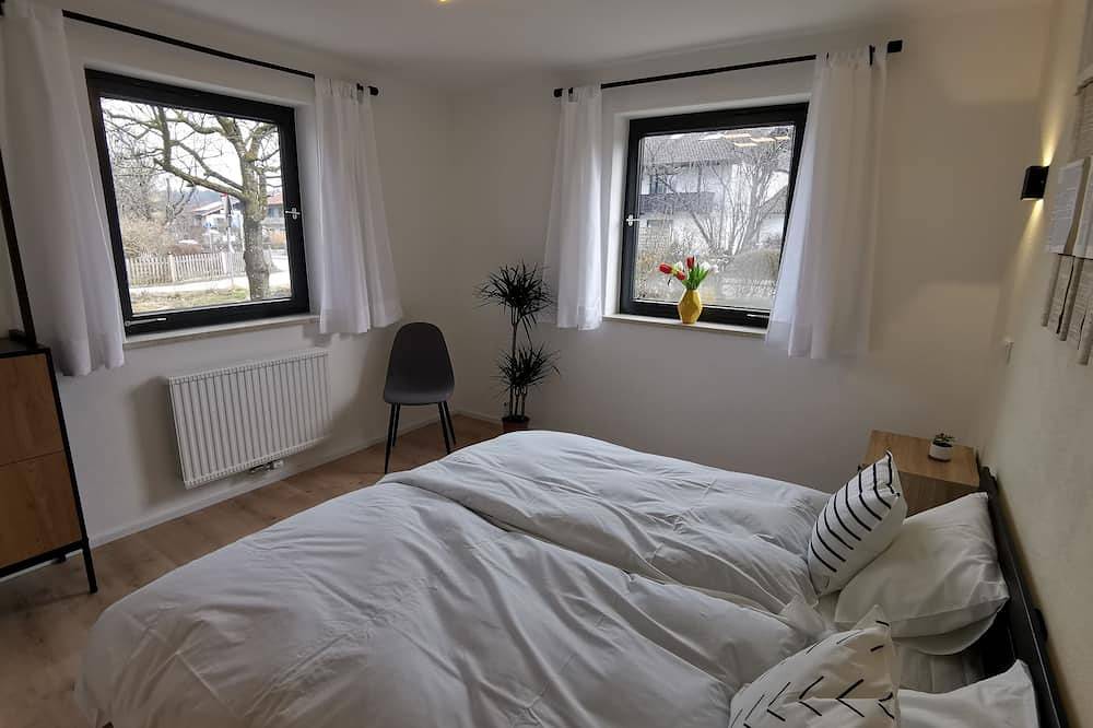 Ganze Wohnung, Einzigartige und moderne Ferienwohnung mit Designbad und Terrasse in Petting, Rupertiwinkel