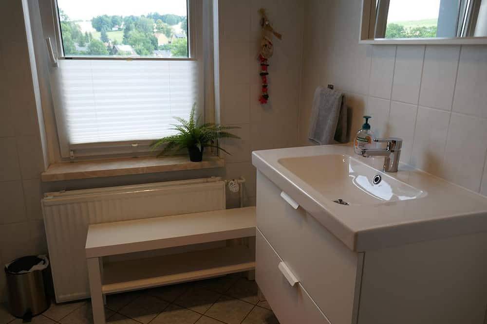 Ganze Wohnung, Ferienwohnung Edelweiß im Erzgebirge - Ferienwohnung 56qm mit Dachterrasse in Raschau-Markersbach, Erzgebirge