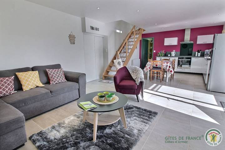 Gîte pour 4 personnes, avec Terrasse et Jardin à Plérin