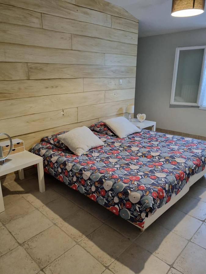 Two-Bedroom House in Châteaurenard, Région d'Arles