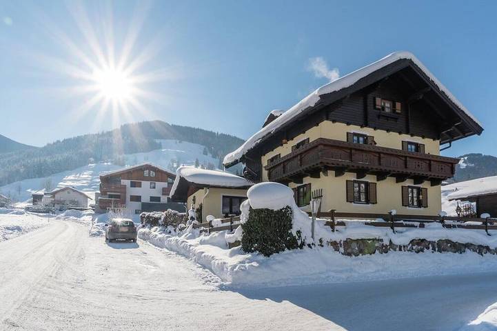 Ferienwohnung für 2 Personen, mit Pool und Garten in Leogang
