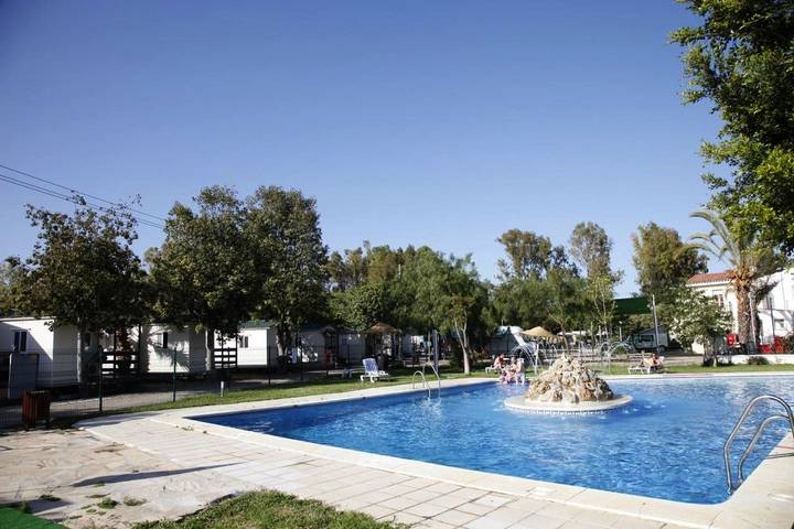 Camping pour 4 personnes, avec Terrasse ainsi que Jardin et Piscine sur la Costa del Sol