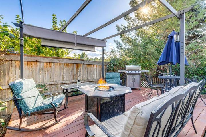 Ferienhaus für 6 Personen, mit Whirlpool und Pool, mit Haustier in Aurora