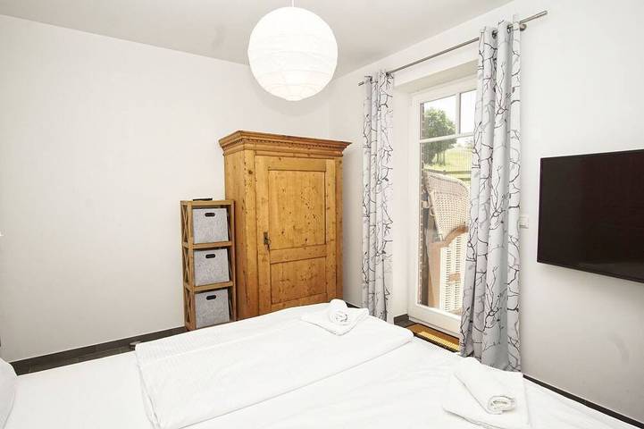 Ferienhaus Rohrweihe - wassernahes Ferienhaus mit Meerblick in ruhiger Lage - in Gager, Mönchgut